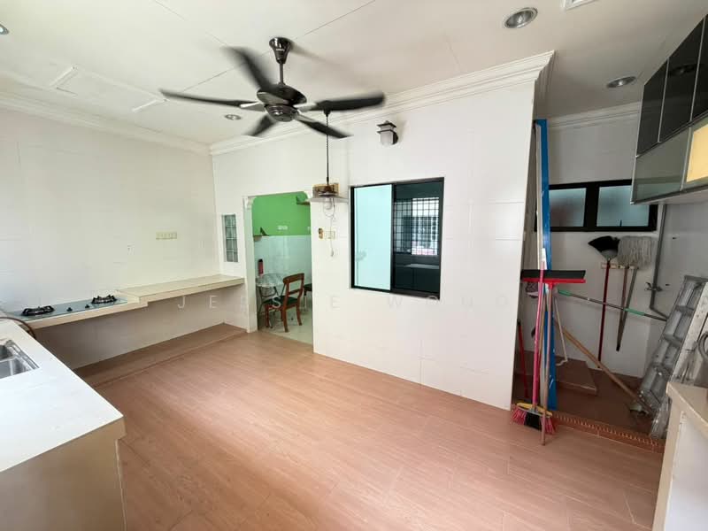 2-storey Terraced House for Sale in Bandar Baru Kundang (Rawang) - Jessie Wong - Kitchen - PropertyGuru.com.my