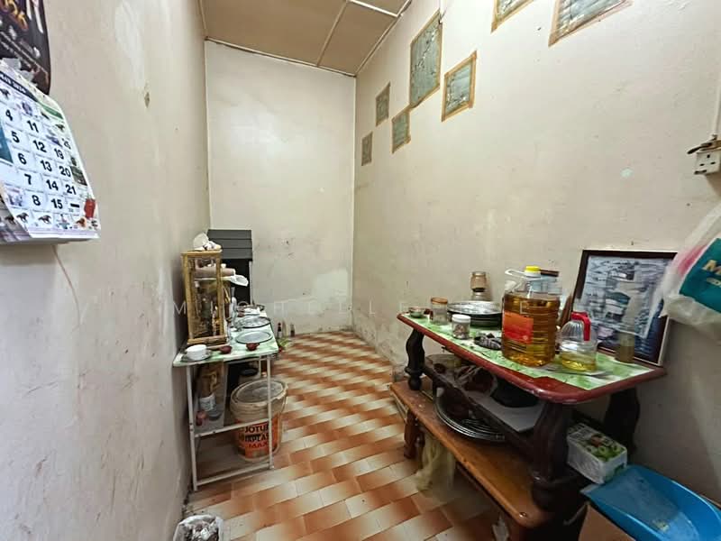 1-storey Terraced House for Sale in Taman Radzi (Klang) - Michelle Tee - Interior - PropertyGuru.com.my