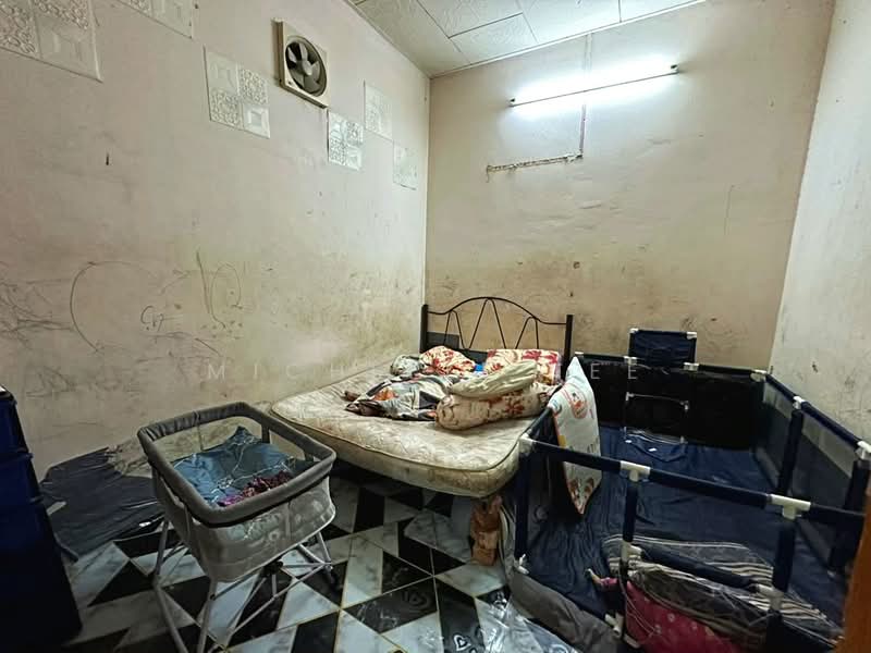1-storey Terraced House for Sale in Taman Radzi (Klang) - Michelle Tee - Bedroom - PropertyGuru.com.my