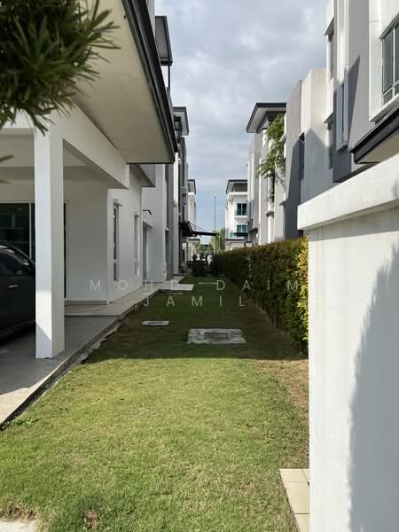 Semi-Detached House for Sale in Bandar Bukit Raja (Klang) - Mohd Daim Jamil - Exterior - PropertyGuru.com.my
