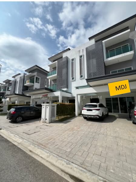 Semi-Detached House for Sale in Bandar Bukit Raja (Klang) - Mohd Daim Jamil - Exterior - PropertyGuru.com.my