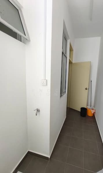 Apartment for Rent at Seri Molek Perdana - Enoch Liong - Corridor - PropertyGuru.com.my