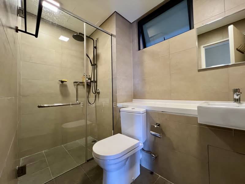 Servis Apartment untuk Dijual di Radia Residences - Lester Lee - Bathroom - PropertyGuru.com.my