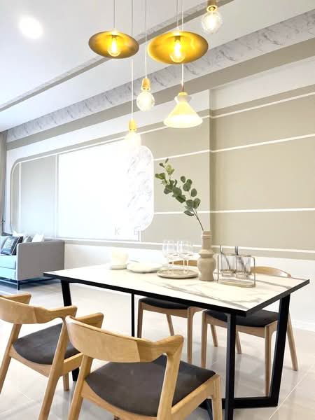 Servis Apartment untuk Disewa di Sapphire Paradigm - Kew . - Dining Room - PropertyGuru.com.my