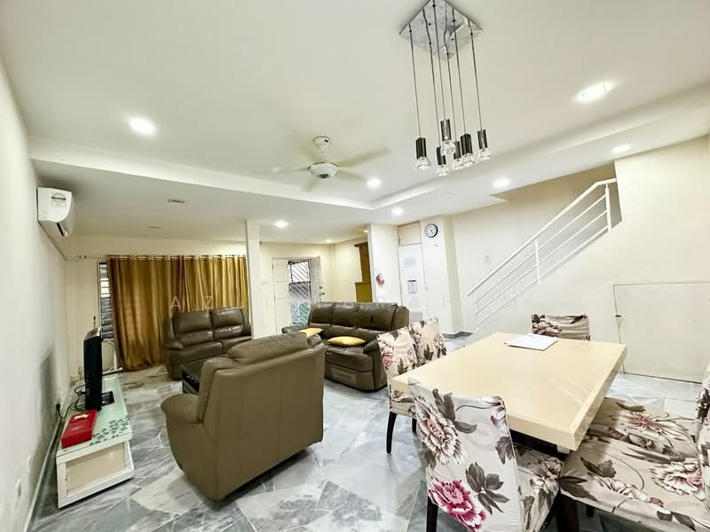 2-storey Terraced House for Sale in Taman Bukit Permai (Ampang) - Azli Ibrahim - Living Room - PropertyGuru.com.my