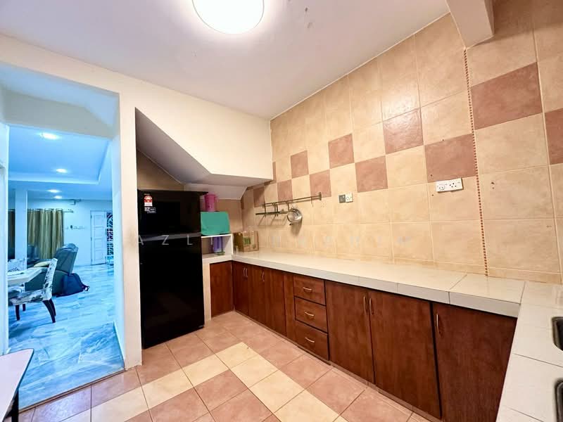 2-storey Terraced House for Sale in Taman Bukit Permai (Ampang) - Azli Ibrahim - Kitchen - PropertyGuru.com.my