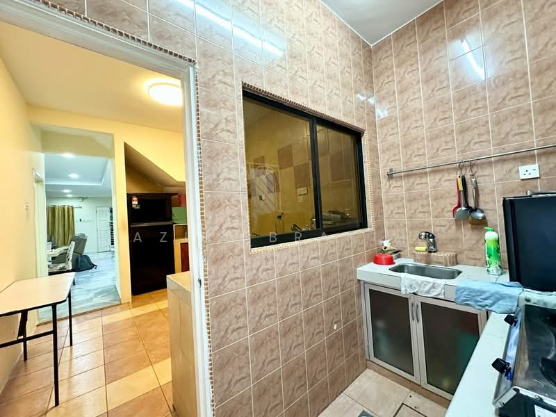 2-storey Terraced House for Sale in Taman Bukit Permai (Ampang) - Azli Ibrahim - Kitchen - PropertyGuru.com.my