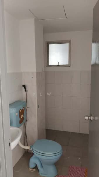 Apartment for Sale at Pangsapuri Bayu Suria (Summerfields Apartments) - Kew . - Bathroom - PropertyGuru.com.my