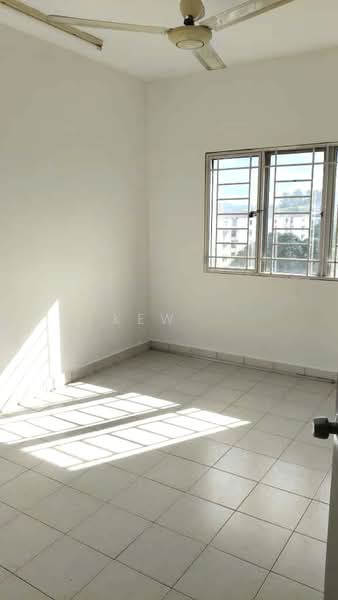 Apartment for Sale at Pangsapuri Bayu Suria (Summerfields Apartments) - Kew . - PropertyGuru.com.my