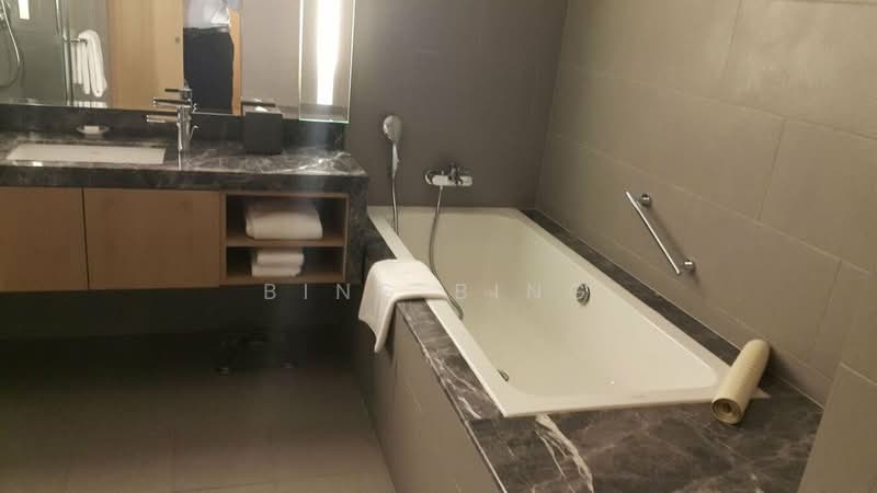 Servis Apartment untuk Disewa di Fraser Residence (188 Suites) - Bing Bing - Bathroom - PropertyGuru.com.my