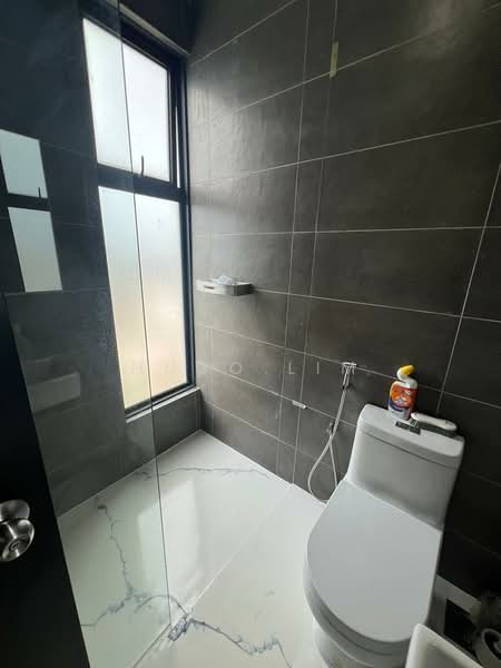 Kondominium untuk Disewa di The Havre Bukit Jalil - Hugo Lim - Bathroom - PropertyGuru.com.my