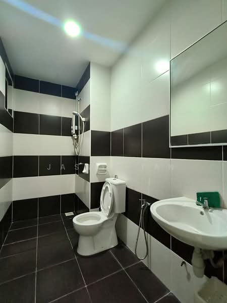 Service Residence for Rent at Sky Oasis Residence (Pangsapuri Oasis 1) - Jaslyn Tan - Bathroom - PropertyGuru.com.my