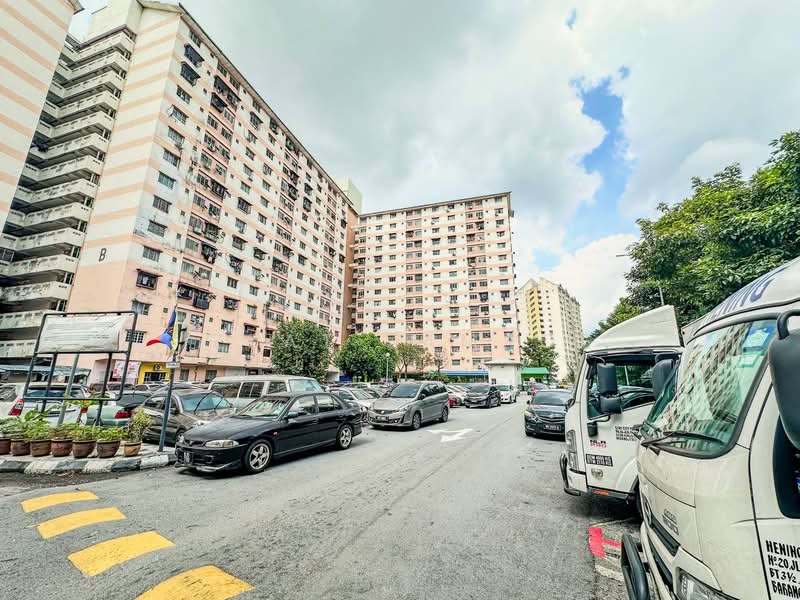 Flat for Sale at Mutiara Magna - Izzat Zamros - PropertyGuru.com.my