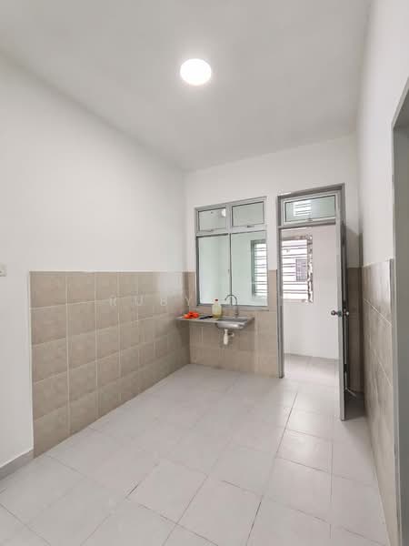2.5-storey Terraced House for Rent in Taman Pulai Mutiara (Iskandar Puteri (Nusajaya)) - Ruby Tan - Kitchen - PropertyGuru.com.my