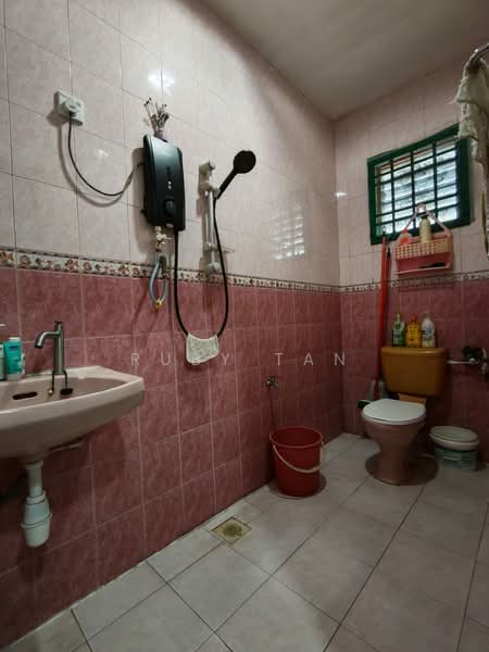 Rumah Teres 2 Tingkat untuk Dijual di Kulai (Johor) - Ruby Tan - Bathroom - PropertyGuru.com.my