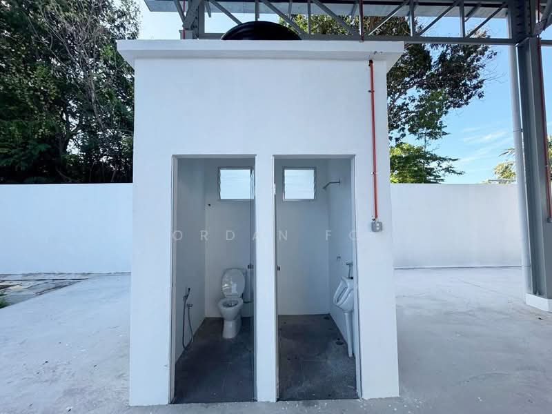 Gudang untuk Disewa di Jelutong (Penang) - Jordan Foo - Bathroom - PropertyGuru.com.my
