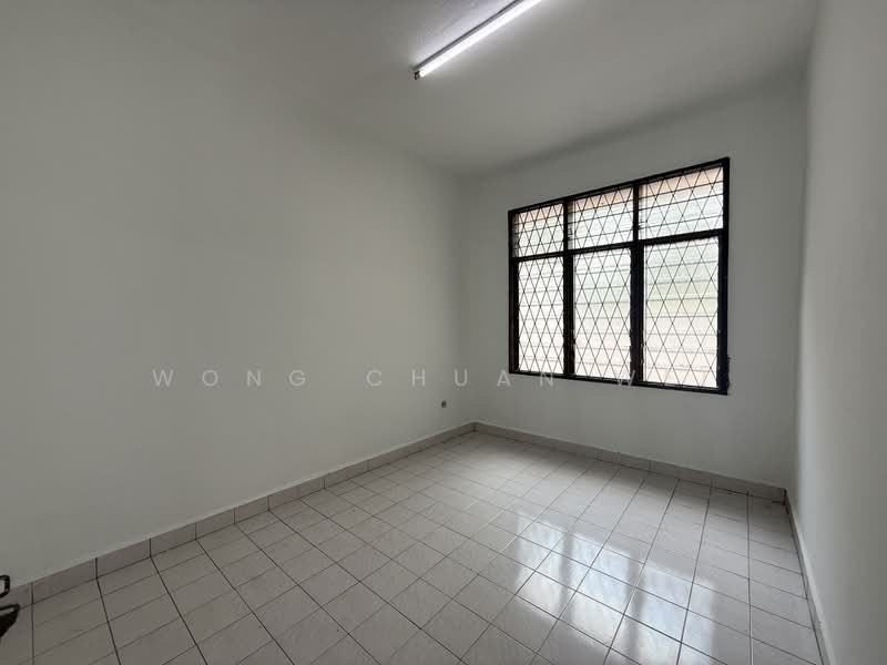 Rumah Berkembar untuk Dijual di Taman Bukit Kempas (Tampoi) - Wong Chuan Wei - PropertyGuru.com.my
