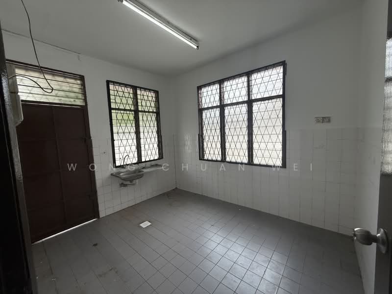 Rumah Berkembar untuk Dijual di Taman Bukit Kempas (Tampoi) - Wong Chuan Wei - PropertyGuru.com.my
