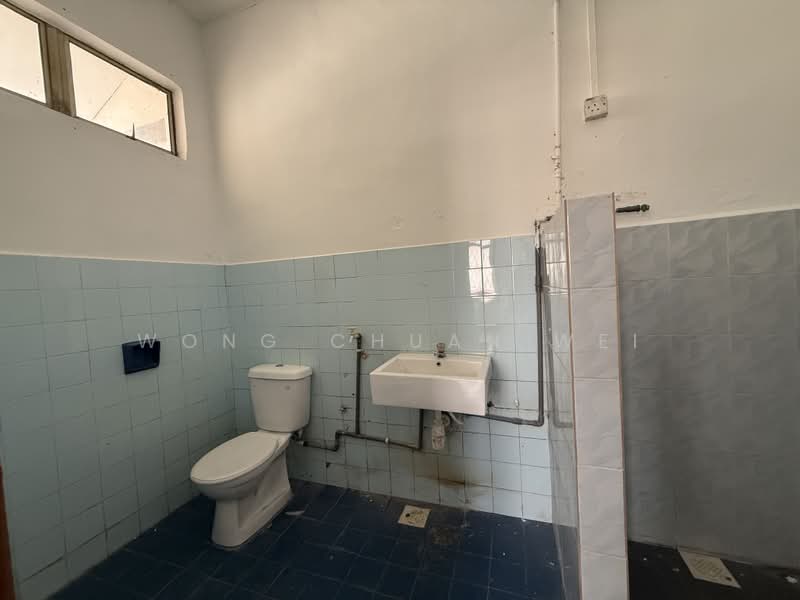 Rumah Berkembar untuk Dijual di Taman Bukit Kempas (Tampoi) - Wong Chuan Wei - PropertyGuru.com.my