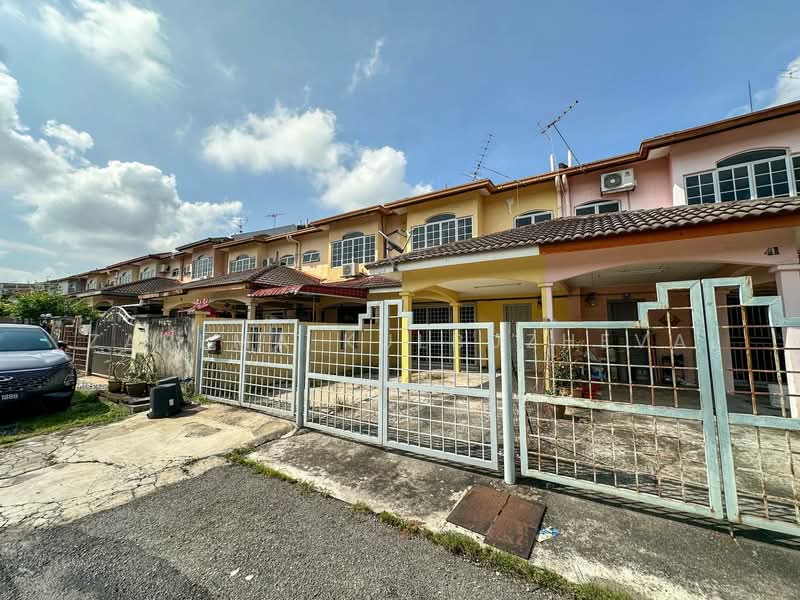 Rumah Teres 2 Tingkat untuk Dijual di Bandar Teknologi Kajang (Kajang) - Zarema Kulbuzheva - Exterior - PropertyGuru.com.my