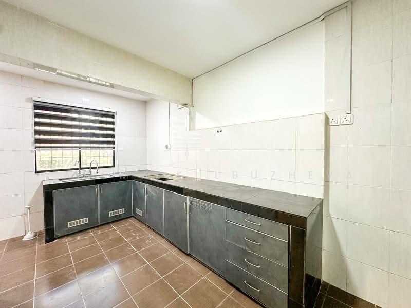 Rumah Teres 2 Tingkat untuk Dijual di Bandar Teknologi Kajang (Kajang) - Zarema Kulbuzheva - Kitchen - PropertyGuru.com.my