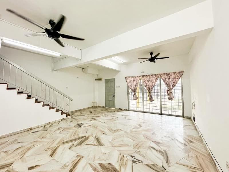 Rumah Teres 2 Tingkat untuk Dijual di Bandar Teknologi Kajang (Kajang) - Zarema Kulbuzheva - Living Room - PropertyGuru.com.my