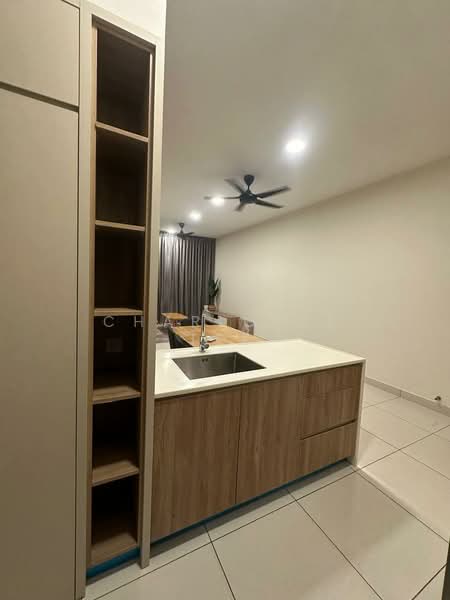 Servis Apartment untuk Disewa di Millerz Square Serviced Residence - Charlotte Tee - Kitchen - PropertyGuru.com.my