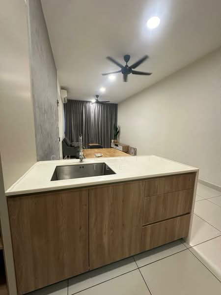 Servis Apartment untuk Disewa di Millerz Square Serviced Residence - Charlotte Tee - Living Room - PropertyGuru.com.my