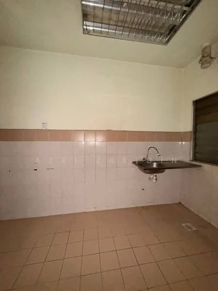 Pangsapuri untuk Dijual di Residensi Bistaria - Azri Zabidin - Kitchen - PropertyGuru.com.my