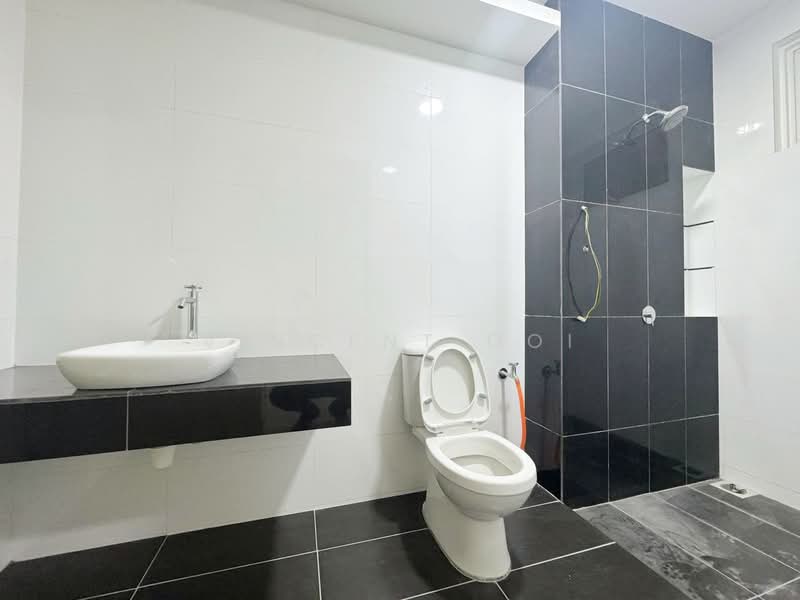 Condominium for Sale at The Clovers - Vincent Ooi - Bathroom - PropertyGuru.com.my