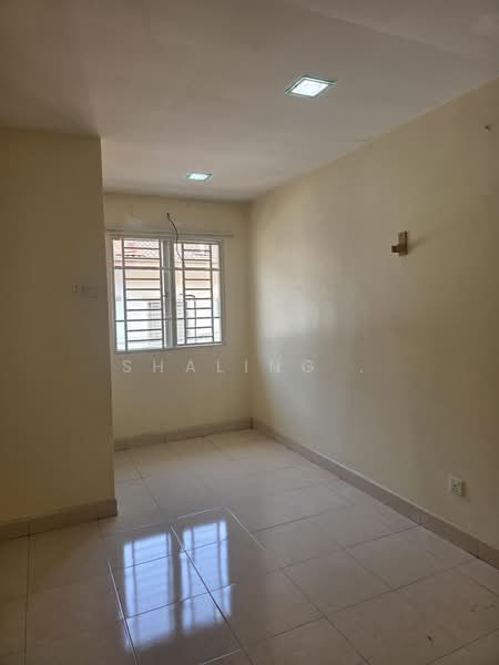 2.5-storey Terraced House for Sale in Taman Bukit Serdang (Seri Kembangan) - Shaling . - PropertyGuru.com.my