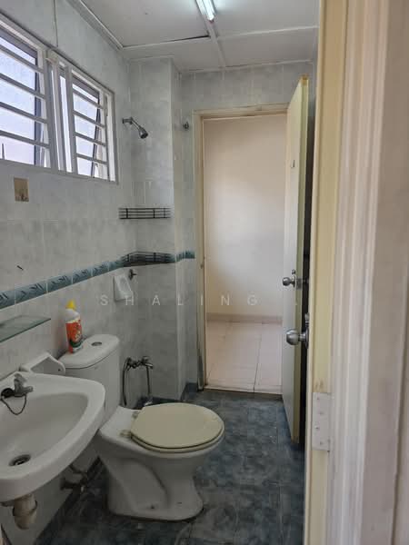 2.5-storey Terraced House for Sale in Taman Bukit Serdang (Seri Kembangan) - Shaling . - PropertyGuru.com.my