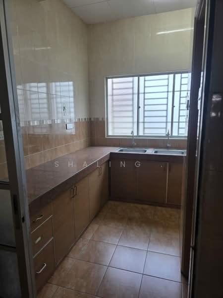 Rumah Teres 2.5-Tingkat untuk Dijual di Taman Bukit Serdang (Seri Kembangan) - Shaling . - Kitchen - PropertyGuru.com.my