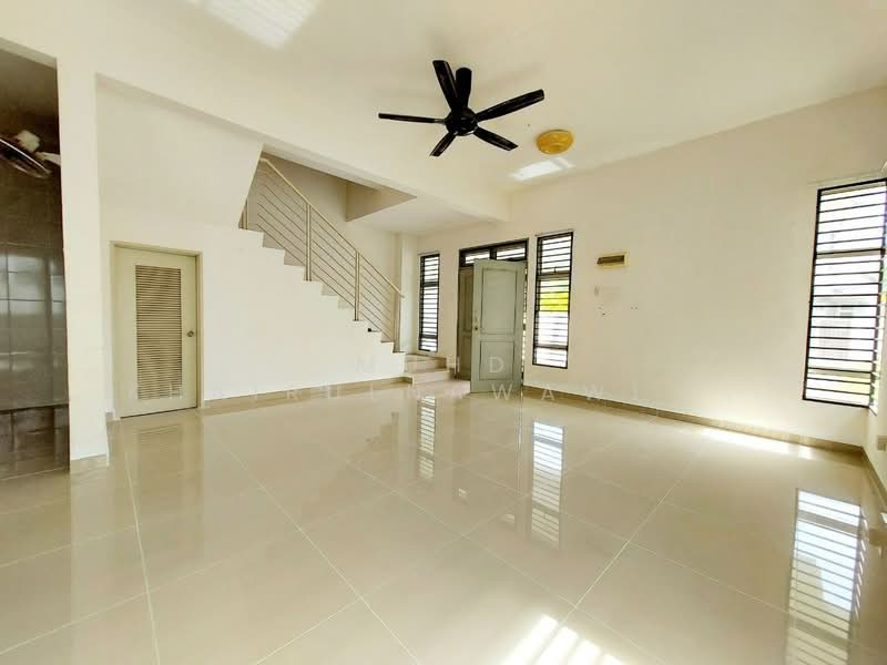Cluster House for Sale in Bandar Saujana Putra (Tanjong Duabelas) - Muhd Khairulnawawi Kamaruddin - Living Room - PropertyGuru.com.my