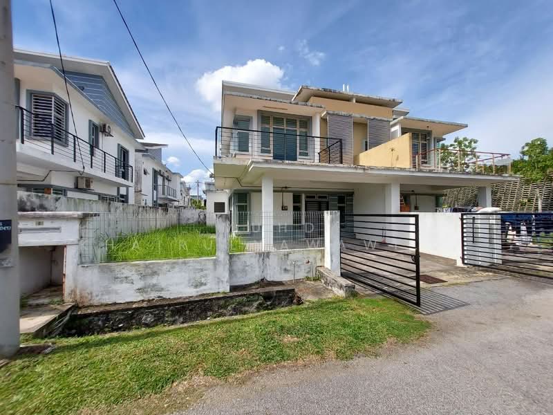 Cluster House for Sale in Bandar Saujana Putra (Tanjong Duabelas) - Muhd Khairulnawawi Kamaruddin - Exterior - PropertyGuru.com.my