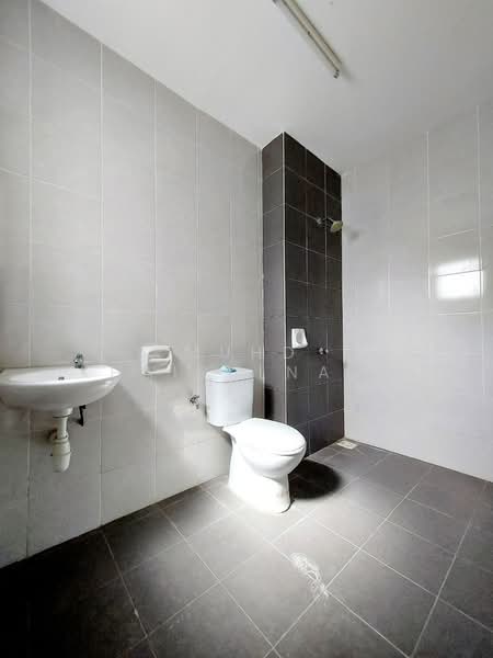 Cluster House for Sale in Bandar Saujana Putra (Tanjong Duabelas) - Muhd Khairulnawawi Kamaruddin - Bathroom - PropertyGuru.com.my