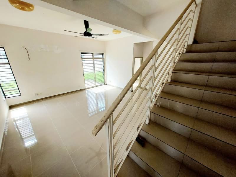 Cluster House for Sale in Bandar Saujana Putra (Tanjong Duabelas) - Muhd Khairulnawawi Kamaruddin - Living Room - PropertyGuru.com.my