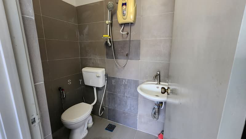 Rumah Teres 1 Tingkat untuk Dijual di Seksyen 2, Taman Kinrara (Puchong) - Steven Tan - Bathroom - PropertyGuru.com.my