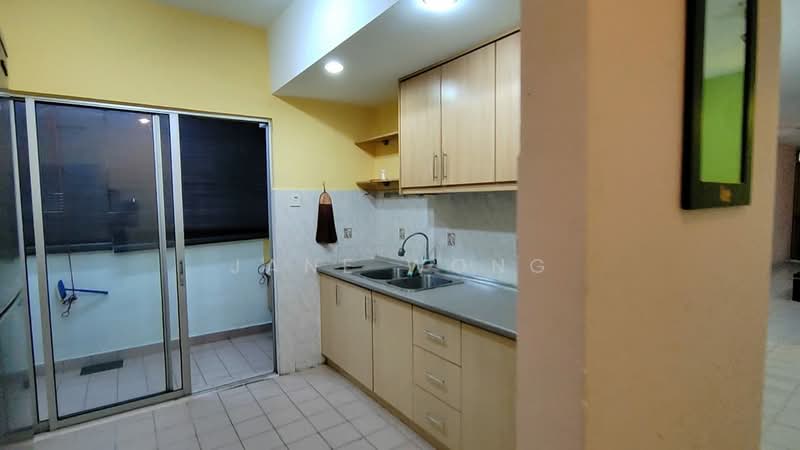 Kondominium untuk Dijual di Puncak Nusa Kelana - Jane Wong - Kitchen - PropertyGuru.com.my