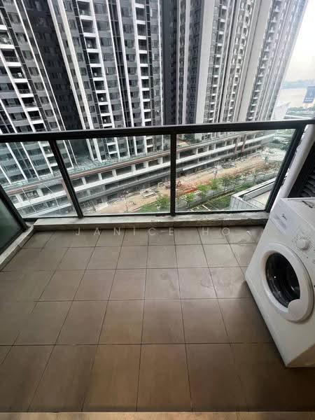 Kediaman Servis untuk Disewa di R&F Princess Cove Phase 1 - Janice Ho - Balcony - PropertyGuru.com.my