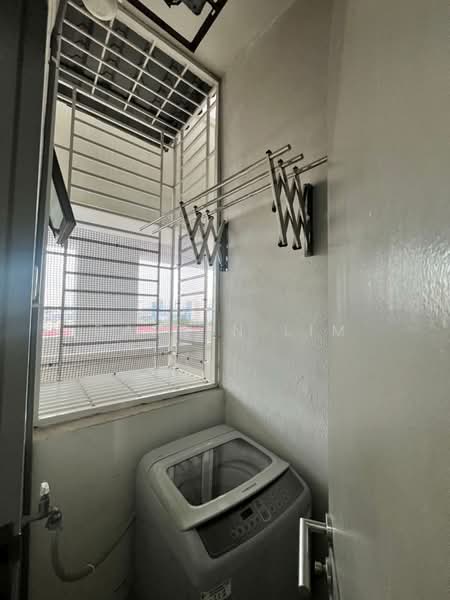 Servis Apartment untuk Disewa di Vega Residensi 1 - Darren Lim - Balcony - PropertyGuru.com.my