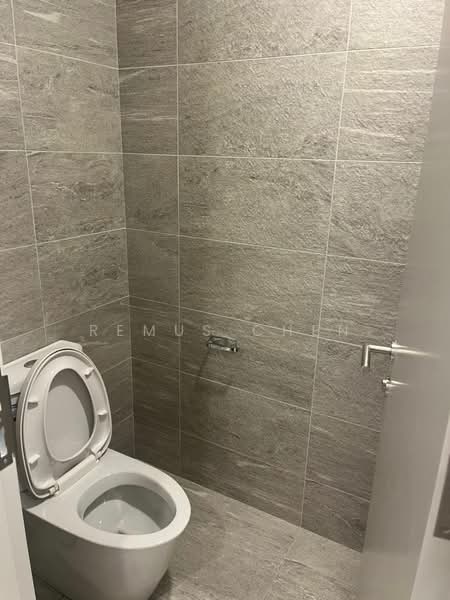 Servis Apartment untuk Disewa di Edelweiss @ Tropicana Gardens - Remus Chen - Bathroom - PropertyGuru.com.my