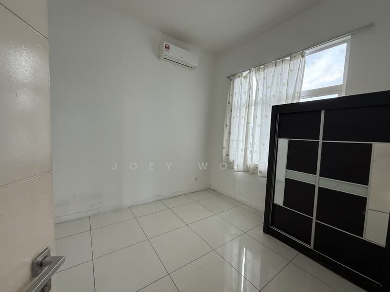 Servis Apartment untuk Dijual di Skypod Residence - Joey Wong - Bedroom - PropertyGuru.com.my