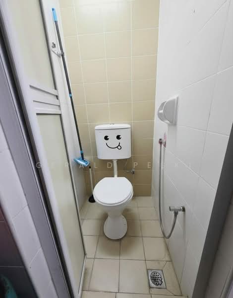 Pangsapuri untuk Dijual di BL Garden - Gerald Peski - Bathroom - PropertyGuru.com.my
