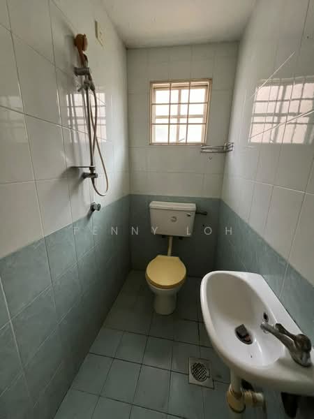Rumah Teres untuk Disewa di Taman Seri Minang (Cheras) - Penny Loh - Bathroom - PropertyGuru.com.my