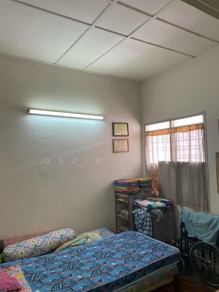 2-storey Terraced House for Sale in Taman Song Choon (Ipoh) - Qazin Khoo - Bedroom - PropertyGuru.com.my