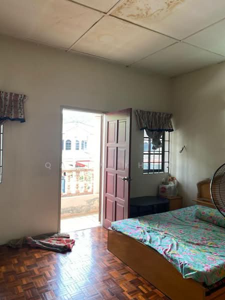 2-storey Terraced House for Sale in Taman Song Choon (Ipoh) - Qazin Khoo - Bedroom - PropertyGuru.com.my