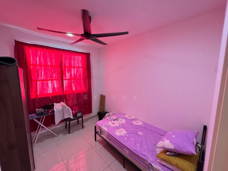 2-storey Terraced House for Sale in Bandar Country Homes (Rawang) - SK Luk - Bedroom - PropertyGuru.com.my