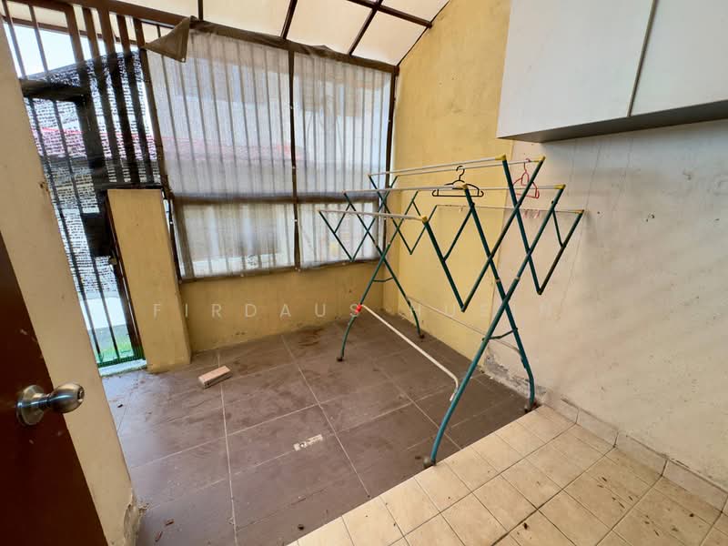 Rumah Teres 2 Tingkat untuk Dijual di Subang Jaya (Selangor) - Firdaus Husin - Balcony - PropertyGuru.com.my