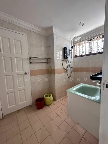 Rumah Teres 2 Tingkat untuk Dijual di Putra Heights (Subang Jaya) - Veron Leong - Bathroom - PropertyGuru.com.my